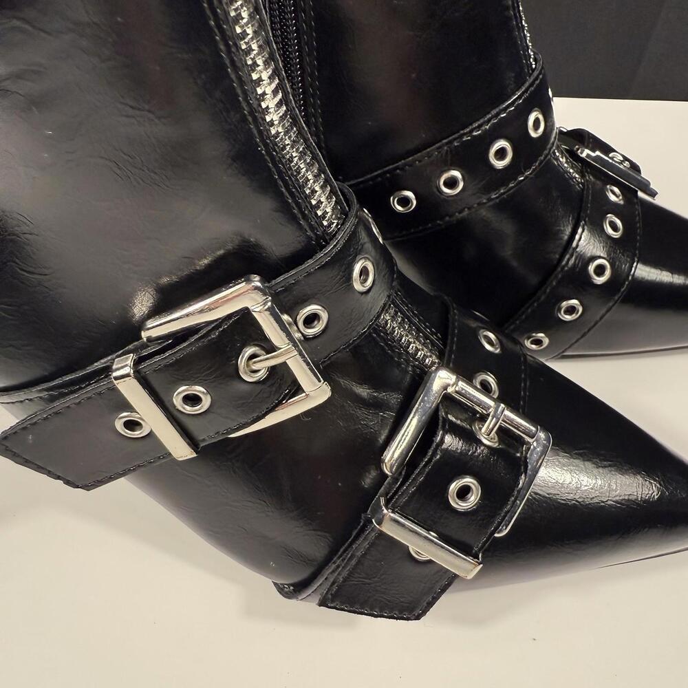 NEW Wild Pair Moonbeam Gothic Black Buckle Booties Size 8.5 Pointy Stiletto Heel - Picture 4 of 9
